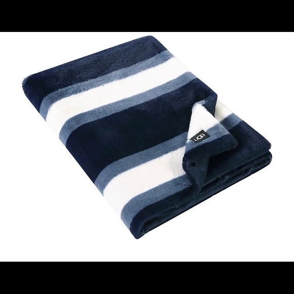 NWT UGG BLANKET - Picture 4 of 6